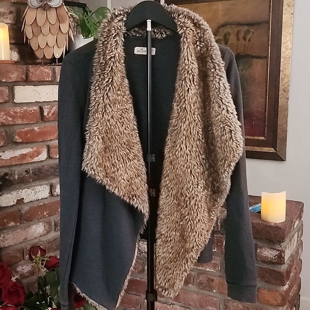 Hollister Y2K Indie Sleaze Dark Gray Faux Fur Collar Cardigan Sweater